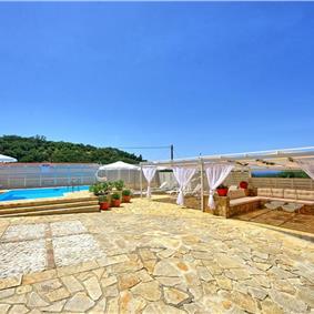 5 bedroom villa with pool & seaview, Perithia, sleeps 10